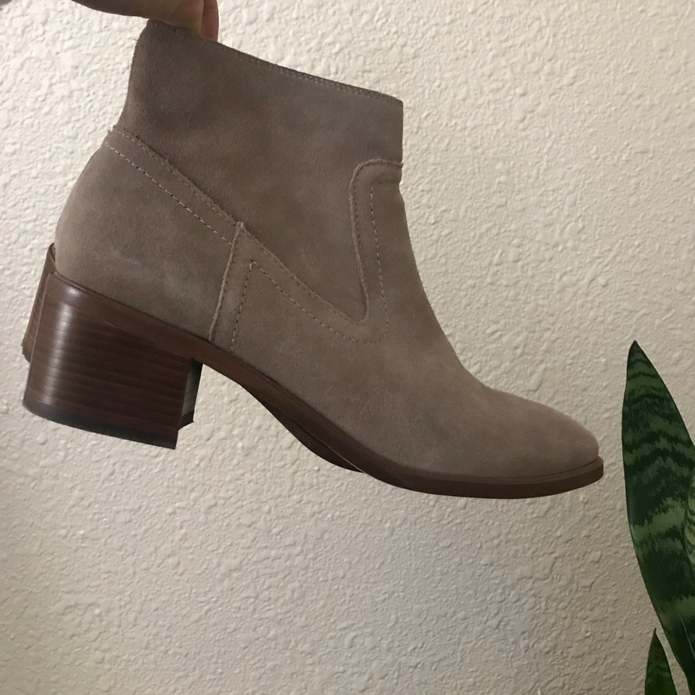 Steve Madden booties NWOT